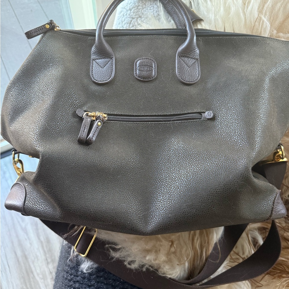 Sophisticated Dark Brown Leather Duffel Bag